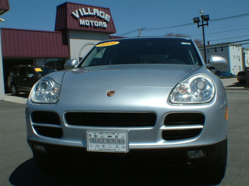 Picture of a 2004 Porsche Cayenne 40k Miles